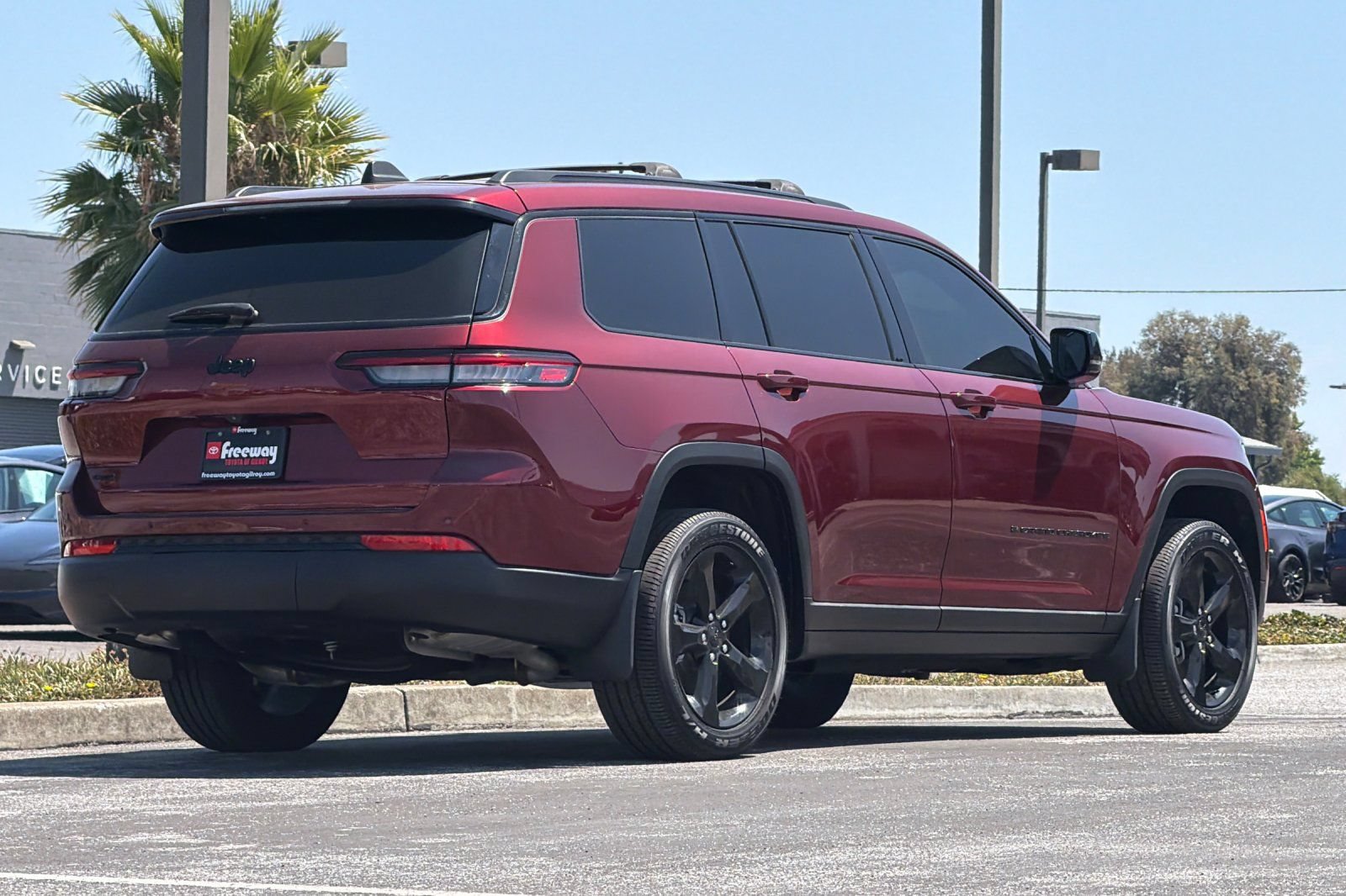 Used 2024 Jeep Grand Cherokee L Altitude AWD/4WD image 4