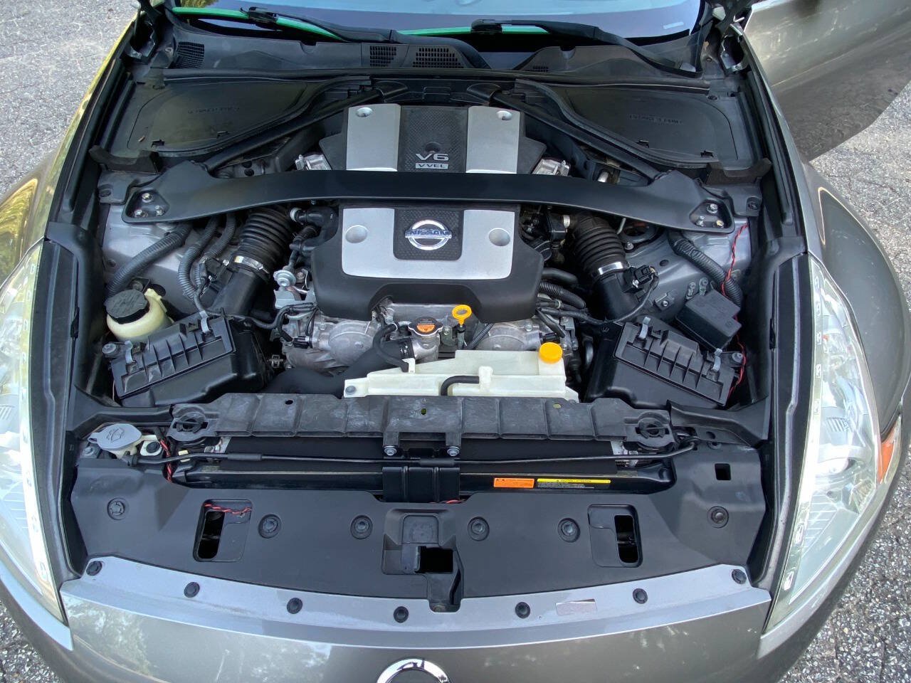 Used 2010 Nissan 370Z Touring w/ Sport Pkg RWD image 44