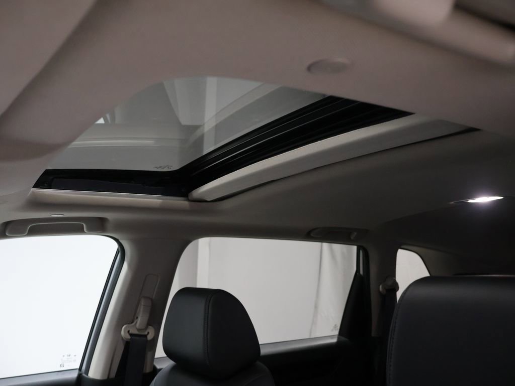 Used 2025 Honda CR-V EX-L image 8