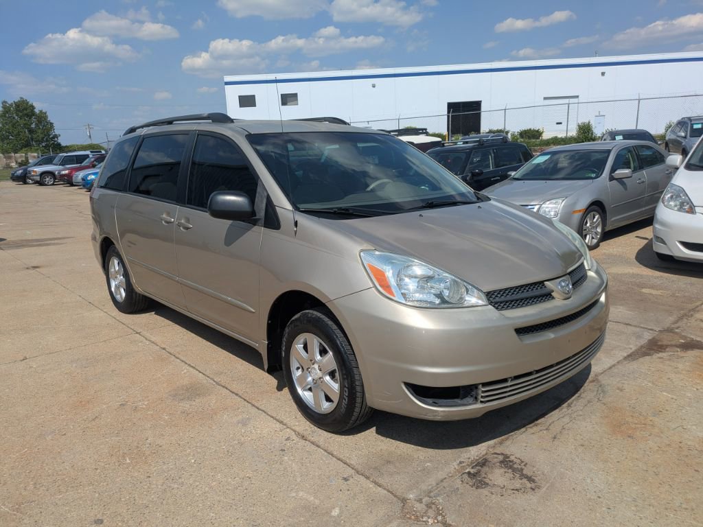 Used 2005 Toyota Sienna CE FWD image 3