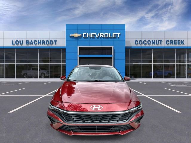 Used 2024 Hyundai Elantra SEL image 3