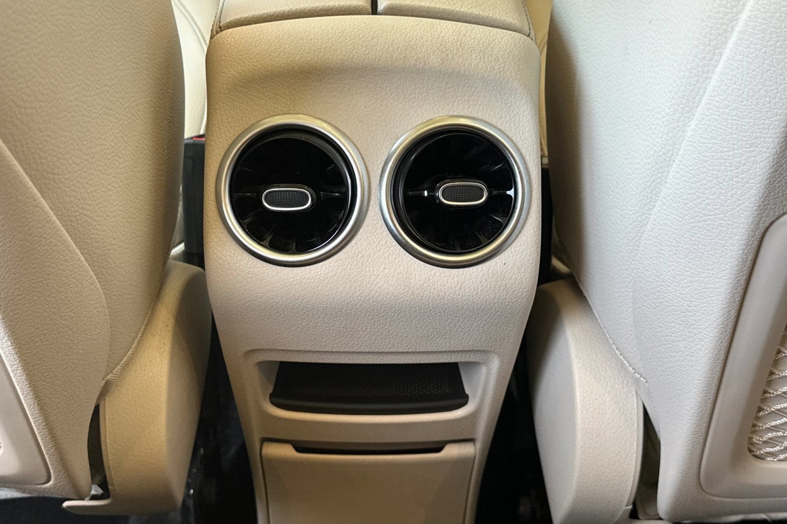Certified 2023 Mercedes-Benz GLB 250 4MATIC image 16