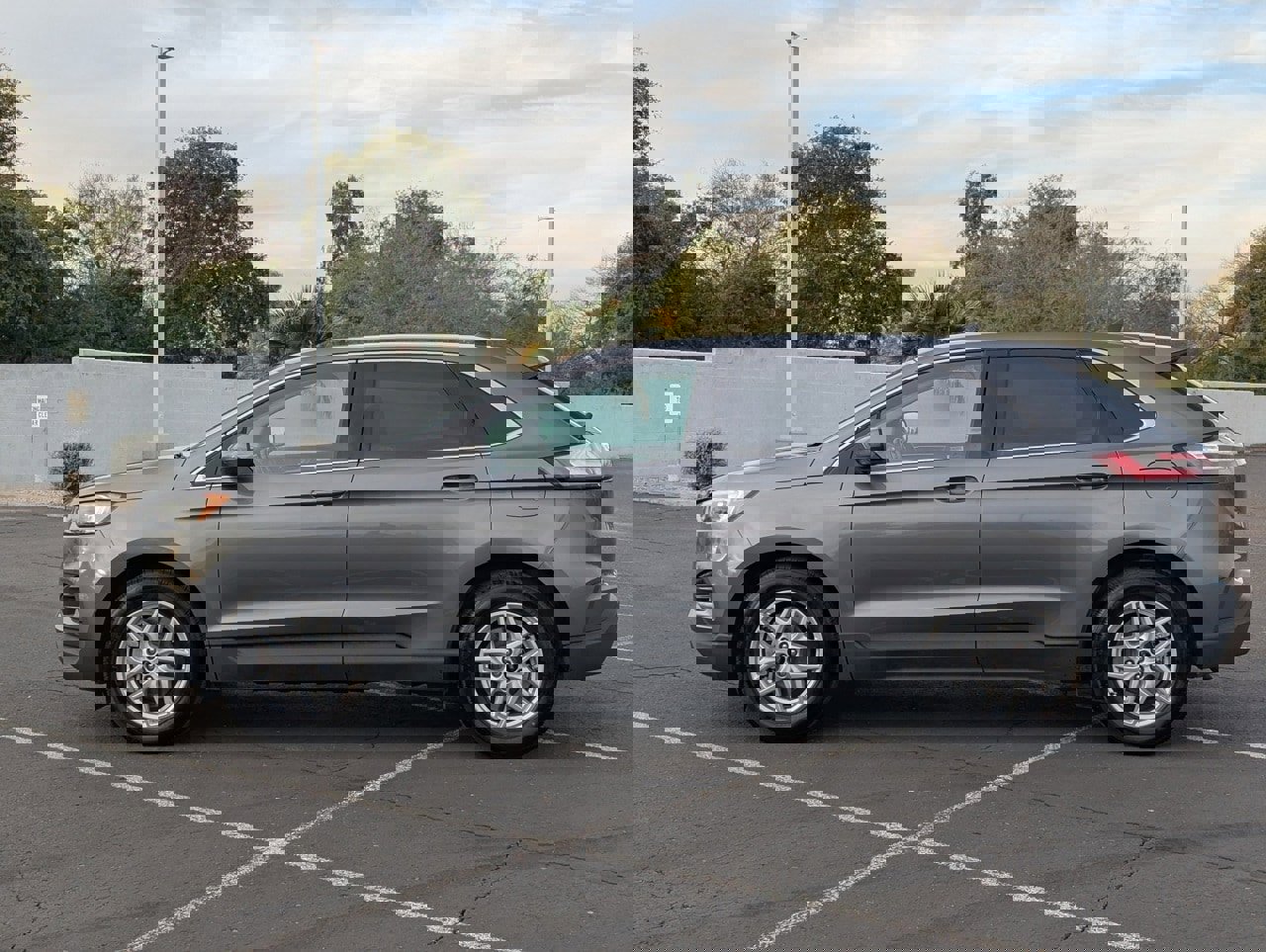 Used 2024 Ford Edge SEL image 32