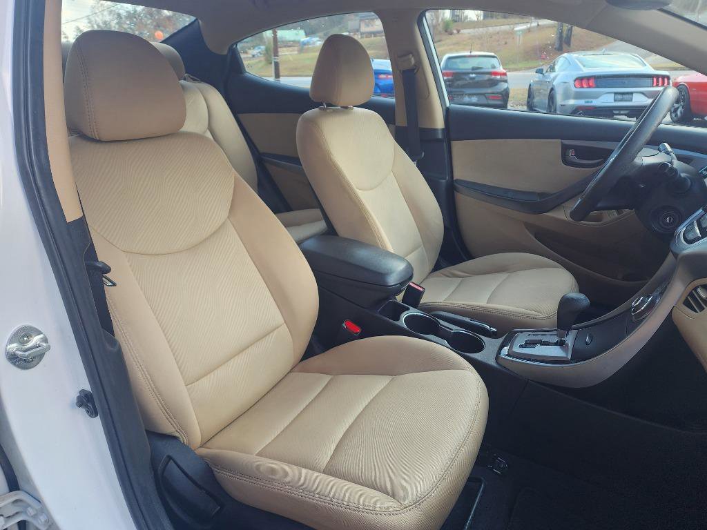 Used 2013 Hyundai Elantra GLS w/ Preferred Pkg FWD image 12