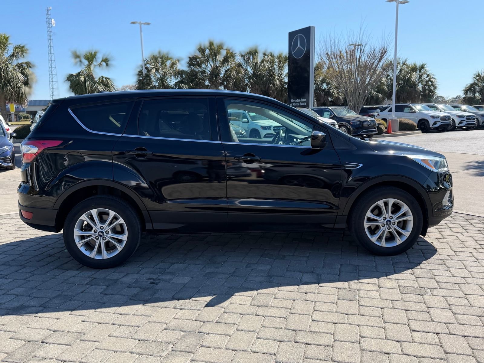 Used 2017 Ford Escape SE image 7