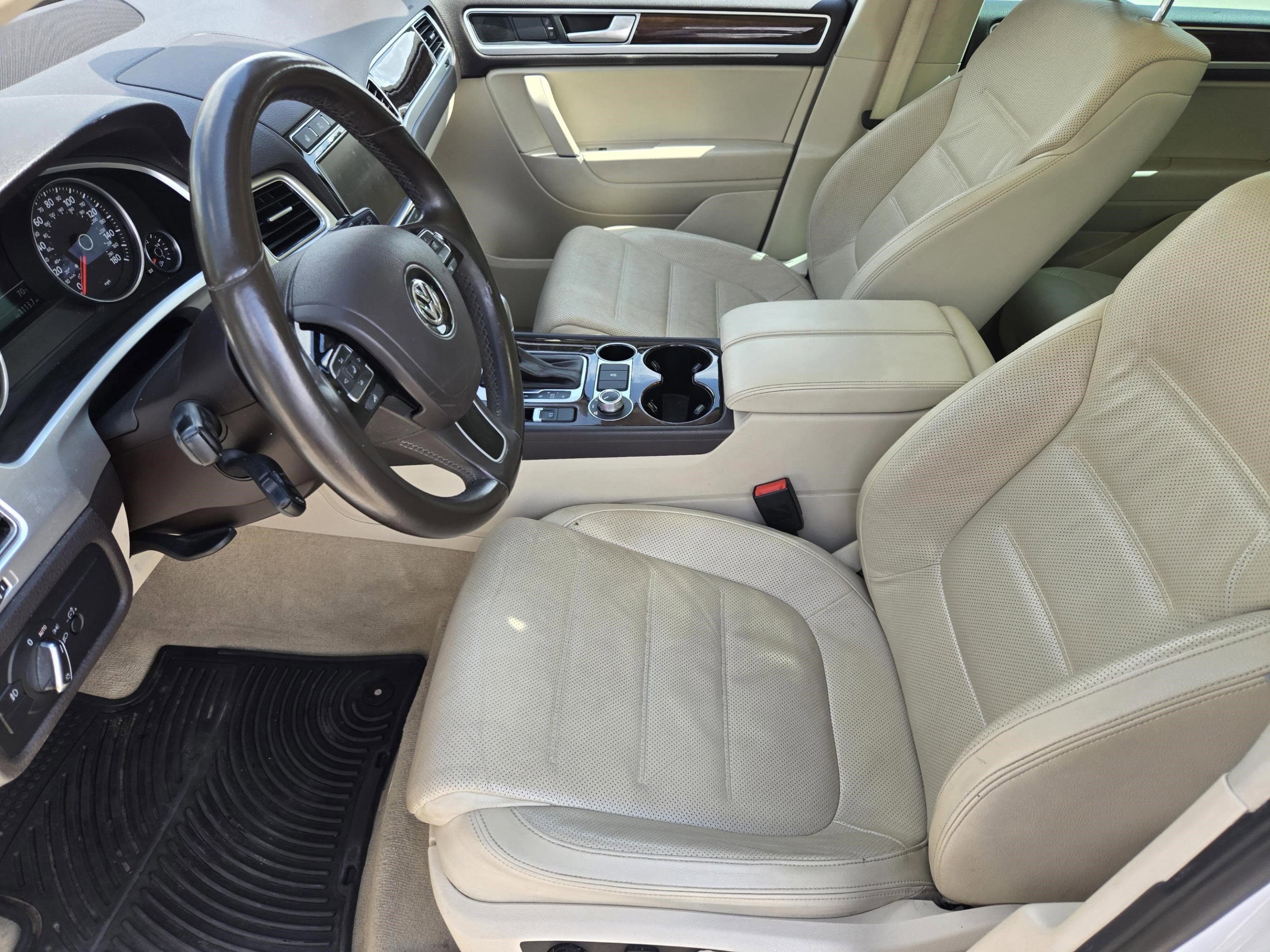 Used 2016 Volkswagen Touareg VR6 AWD/4WD image 22