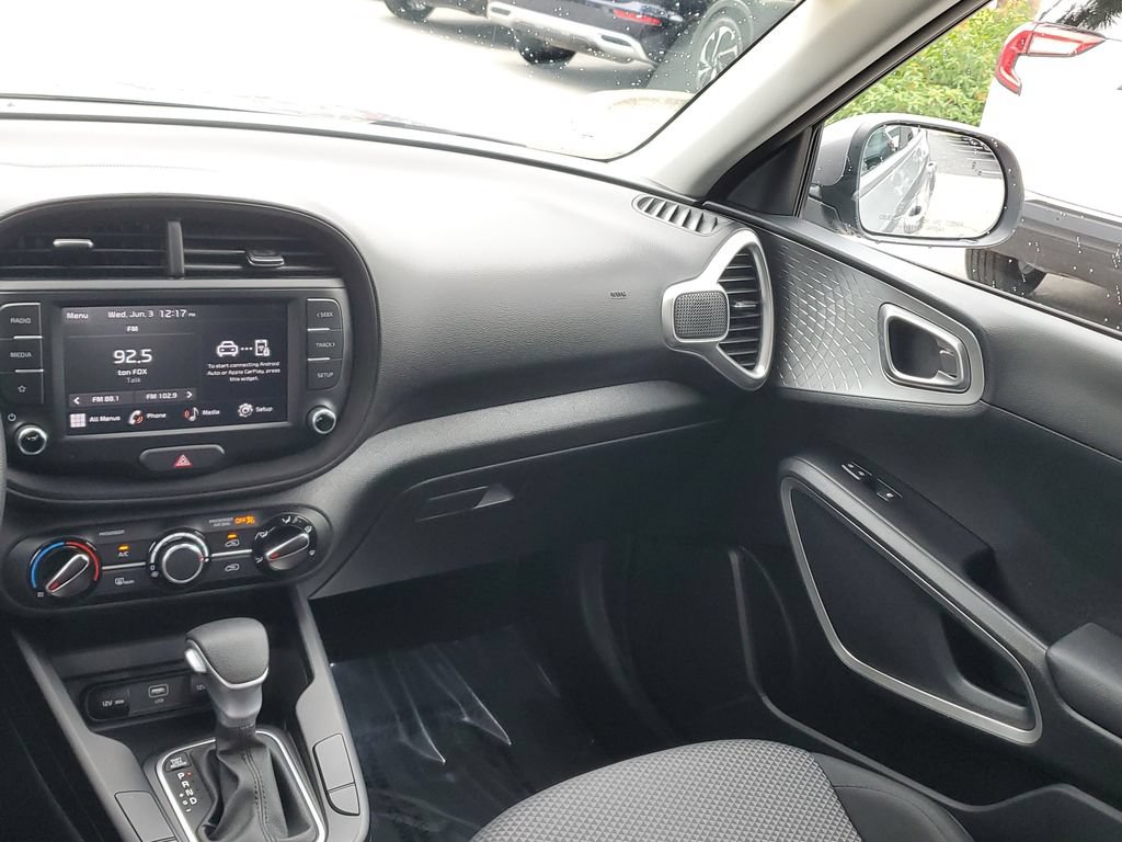 Used 2023 Kia Soul LX w/ LX Technology Package FWD image 20