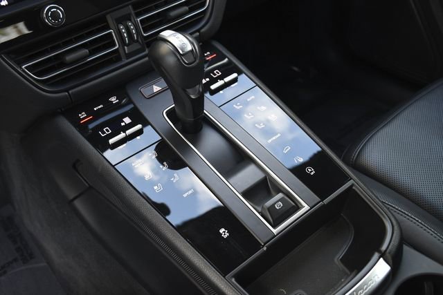 Used 2024 Porsche Macan w/ Premium Plus Package AWD/4WD image 12