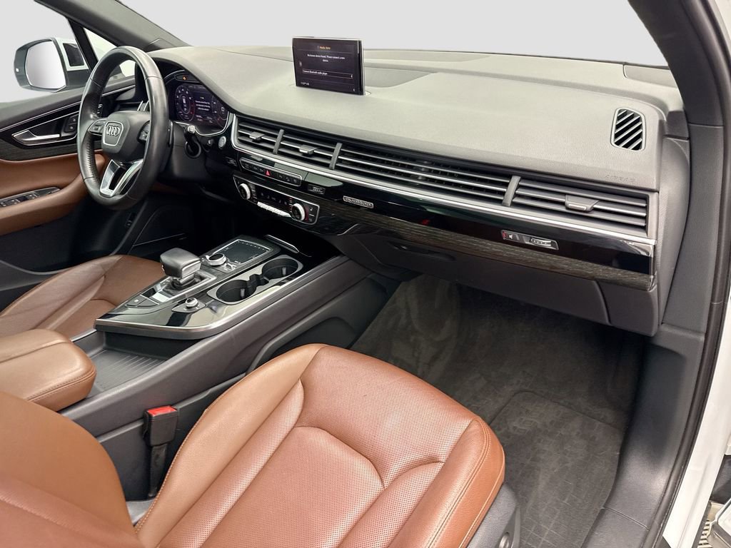 Used 2018 Audi Q7 3.0T Prestige w/ Prestige Package image 16