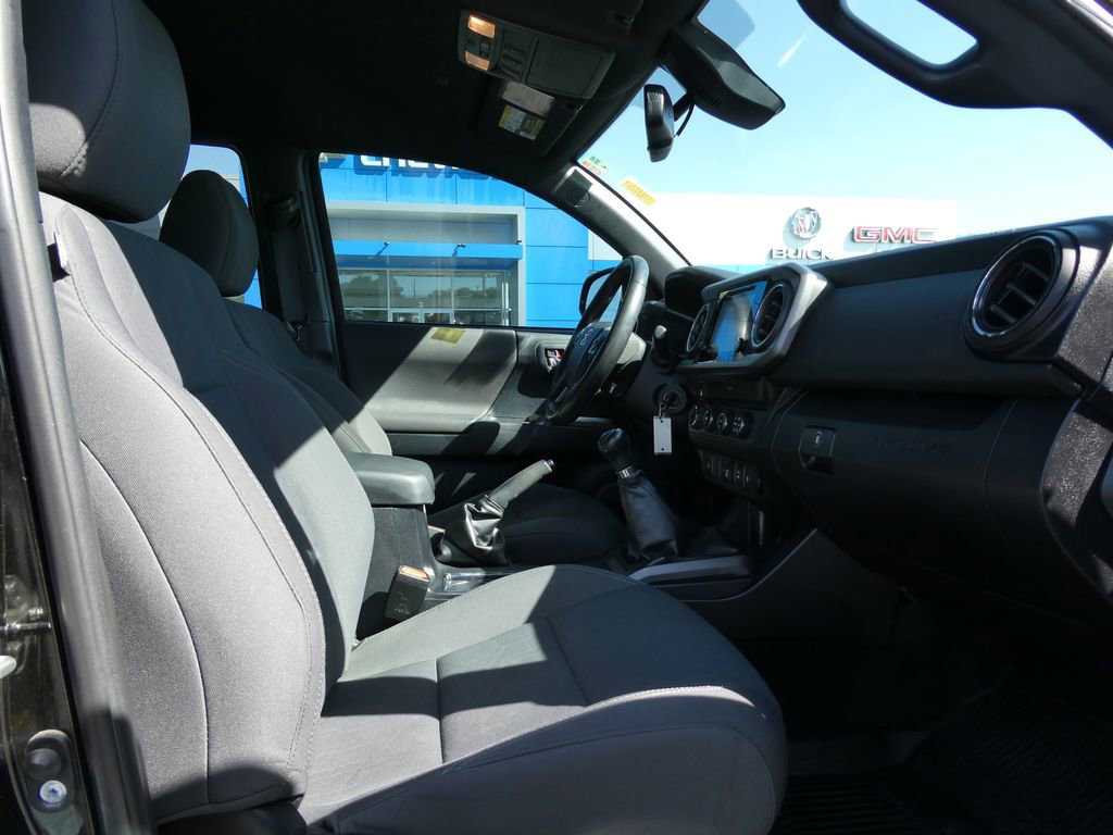 Used 2019 Toyota Tacoma TRD Off-Road w/ Technology Package AWD/4WD image 13