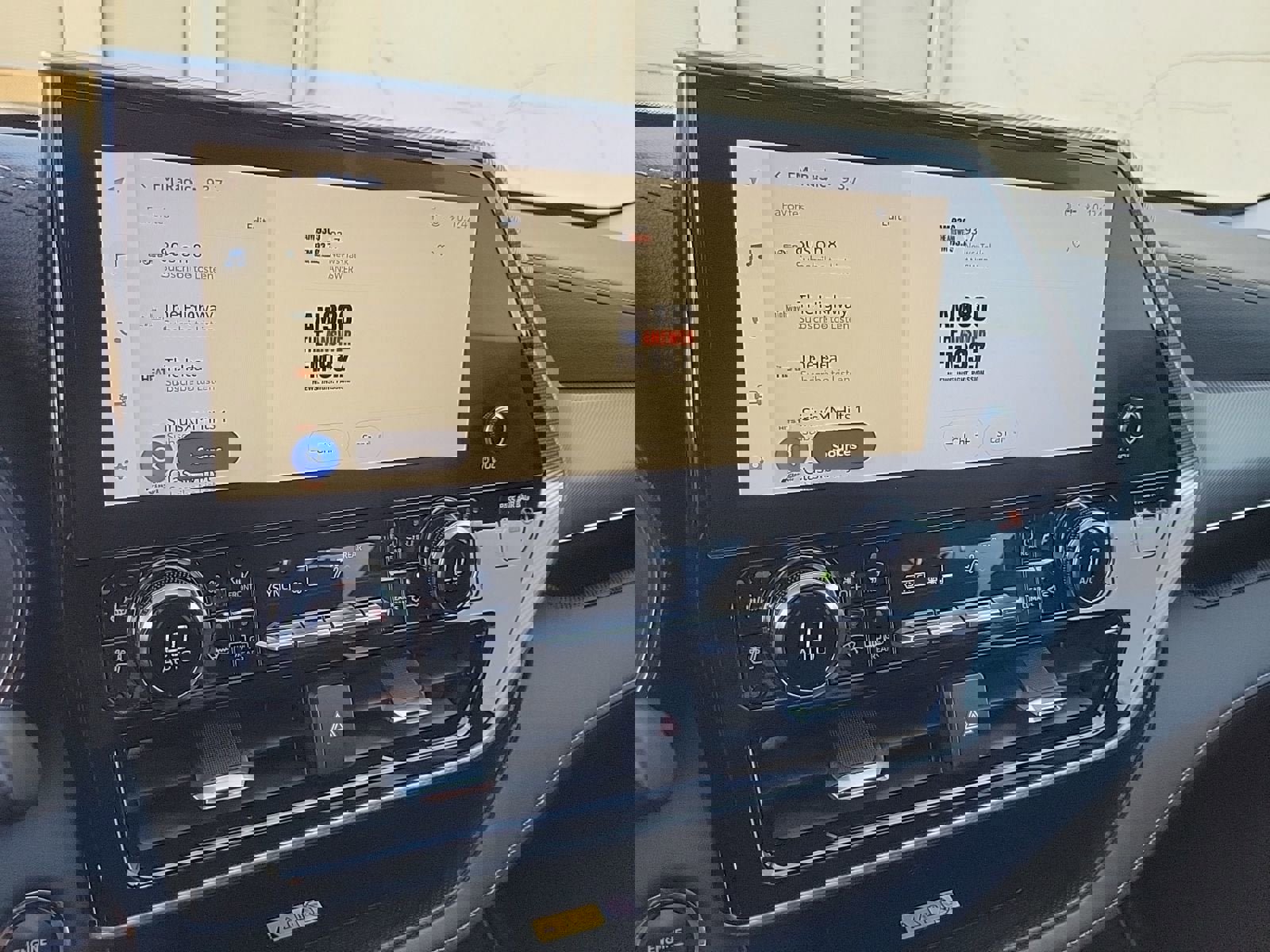 Used 2023 Toyota Highlander Platinum image 20