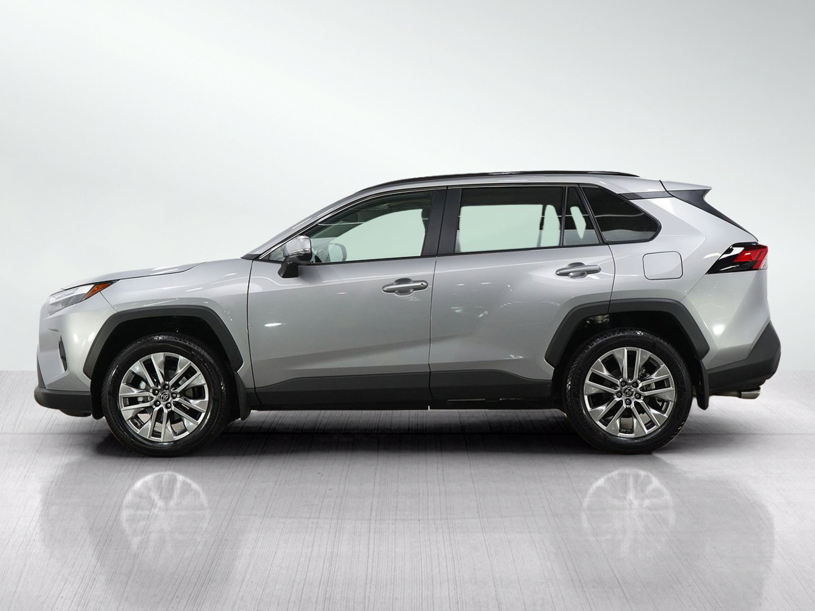 Used 2025 Toyota RAV4 XLE Premium w/ Weather Package AWD/4WD image 2
