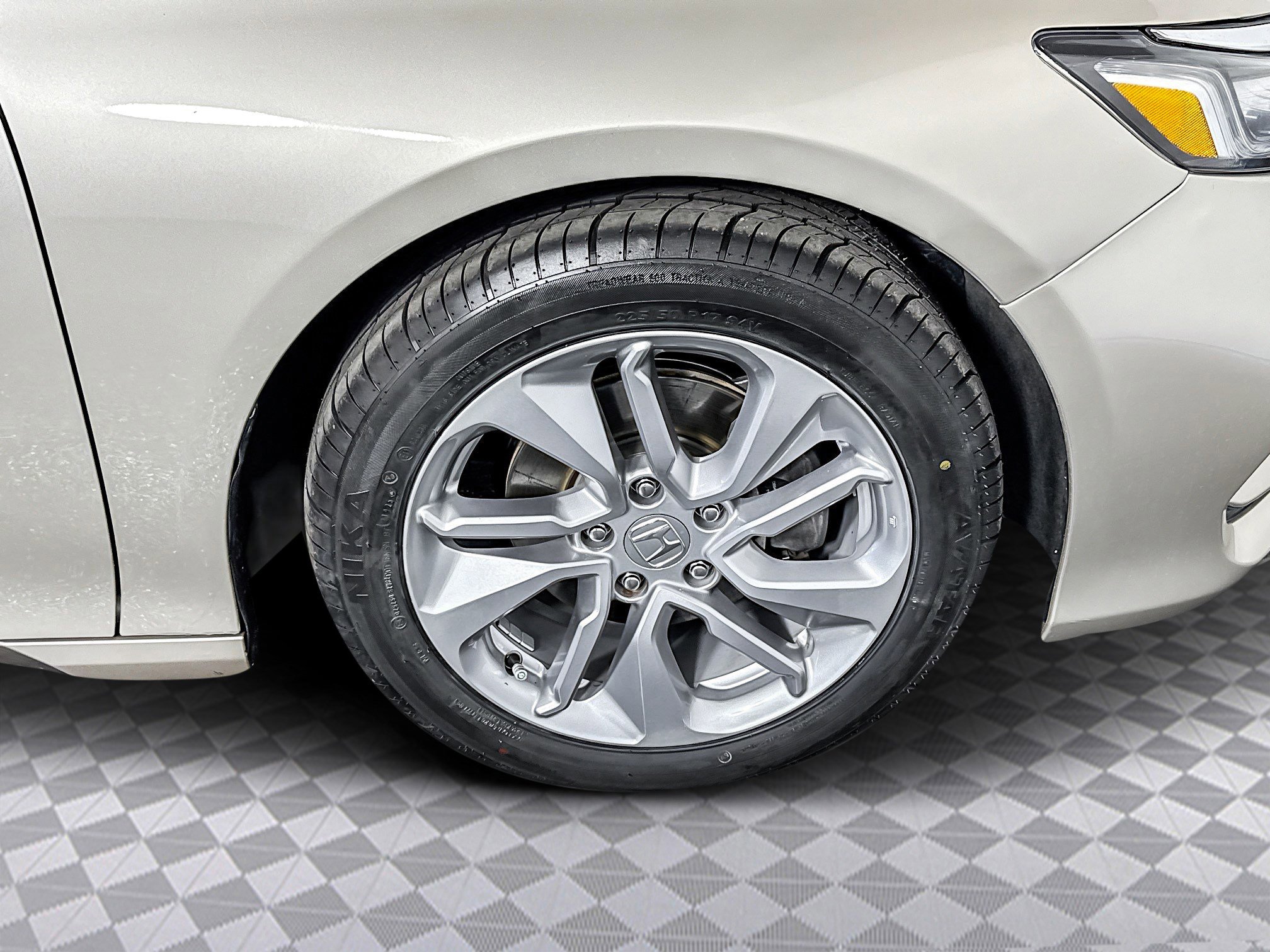 Used 2018 Honda Accord LX image 32