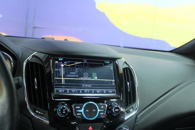Used 2018 Chevrolet Cruze Premier w/ Premier True North Edition FWD image 18