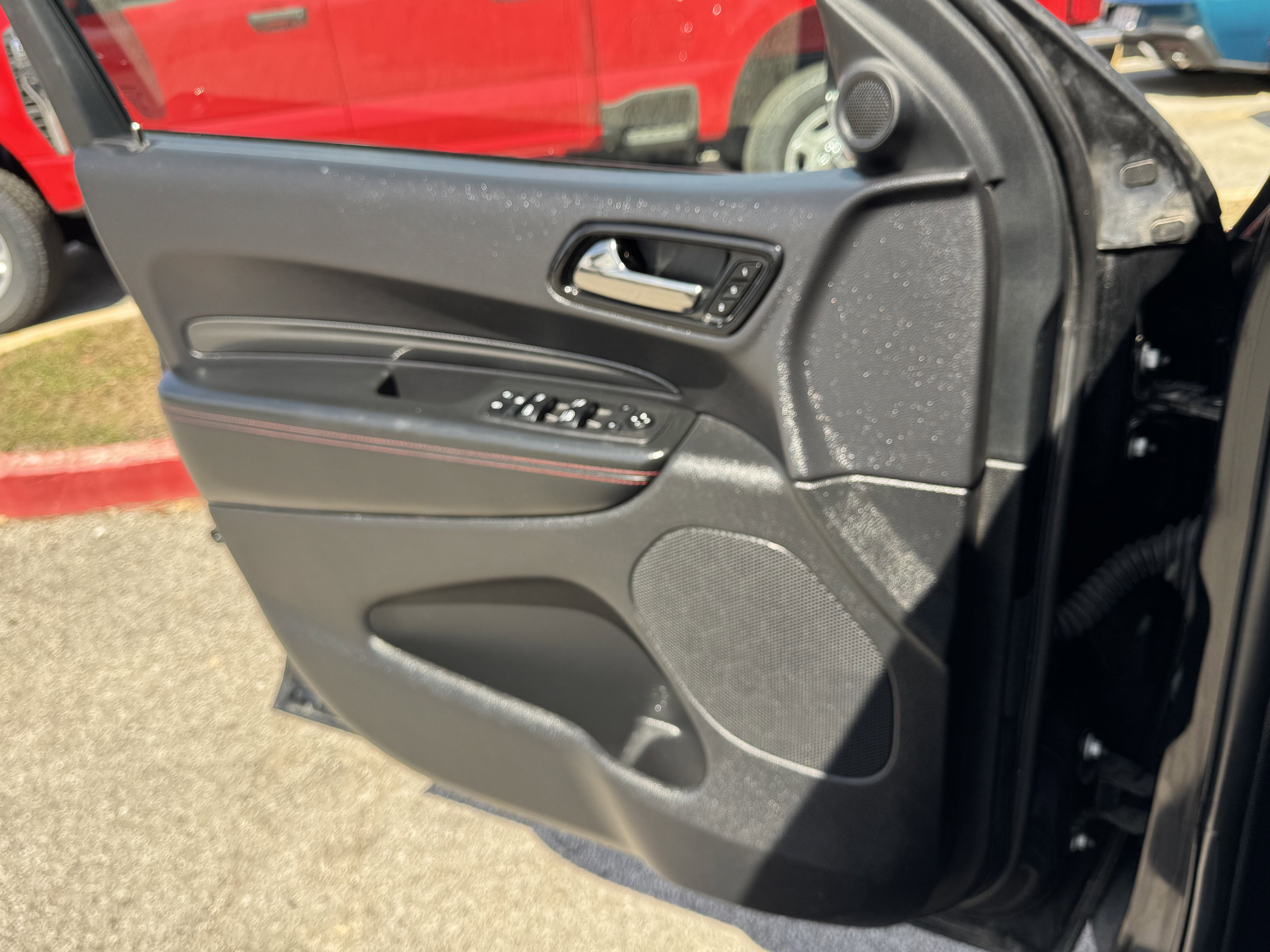 Used 2025 Dodge Durango GT image 23