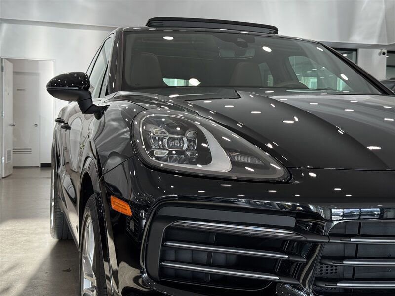 Used 2023 Porsche Cayenne image 52