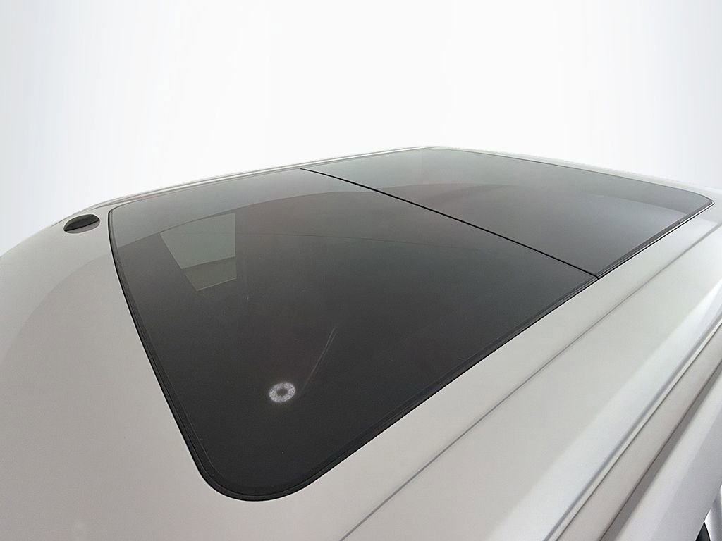 Used 2016 Ford F150 Platinum w/ Equipment Group 701A Luxury image 16