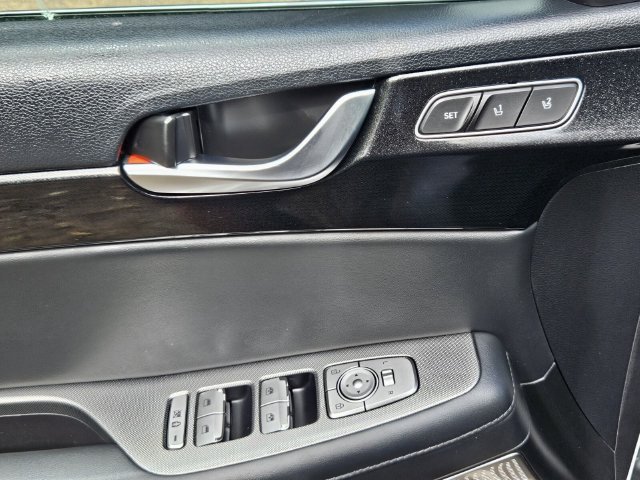 Used 2022 Hyundai Palisade Limited FWD image 19