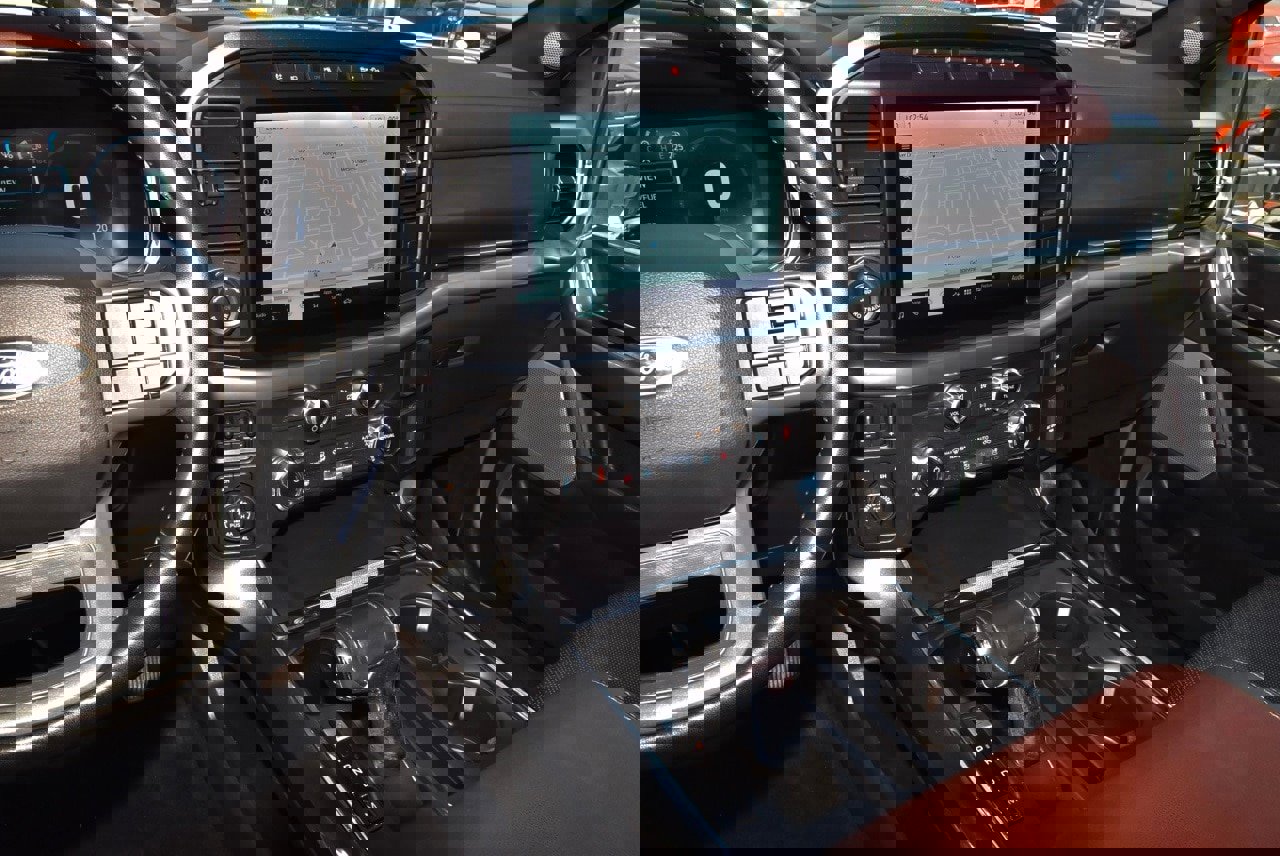 Certified 2022 Ford F150 Lariat w/ Equipment Group 502A High image 26