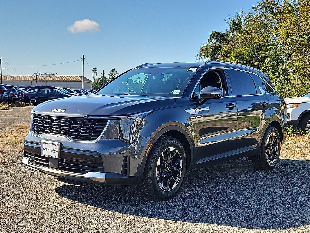 Certified 2024 Kia Sorento S FWD image 3