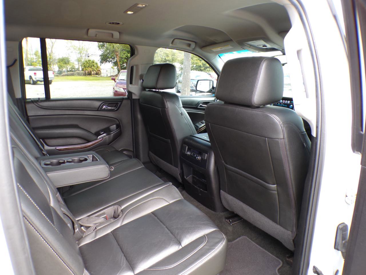 Used 2018 Chevrolet Suburban LT RWD image 30