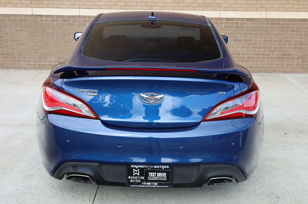 Used 2016 Hyundai Genesis Coupe 3.8 image 9