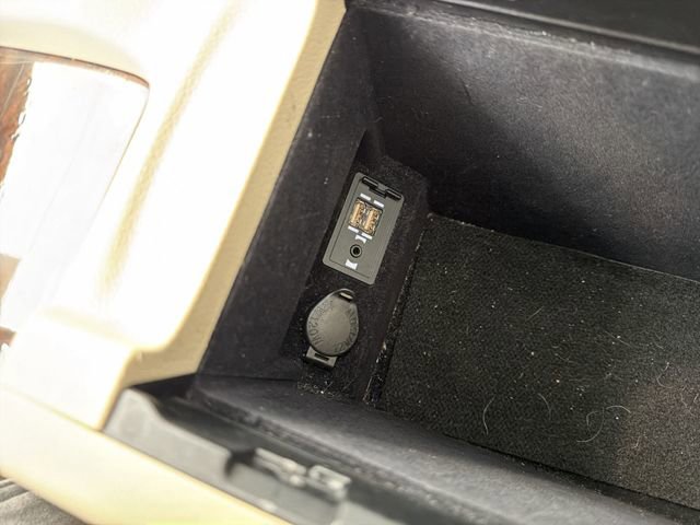 Used 2016 Lexus ES 350 w/ Luxury Package w/Wood Trim image 28