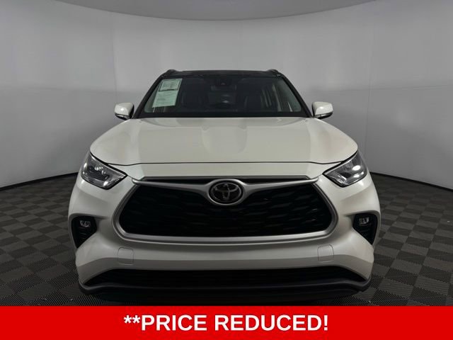 Used 2020 Toyota Highlander XLE image 2