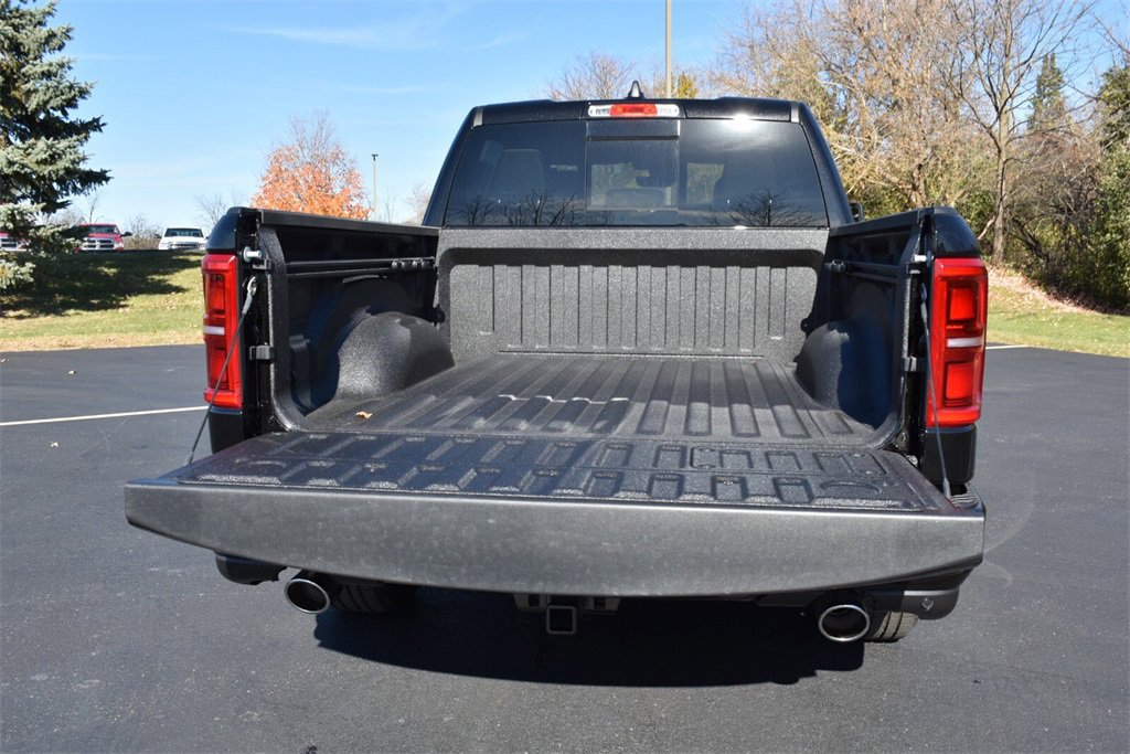 New 2026 RAM 1500 Limited w/ Trailer Tow Group image 32