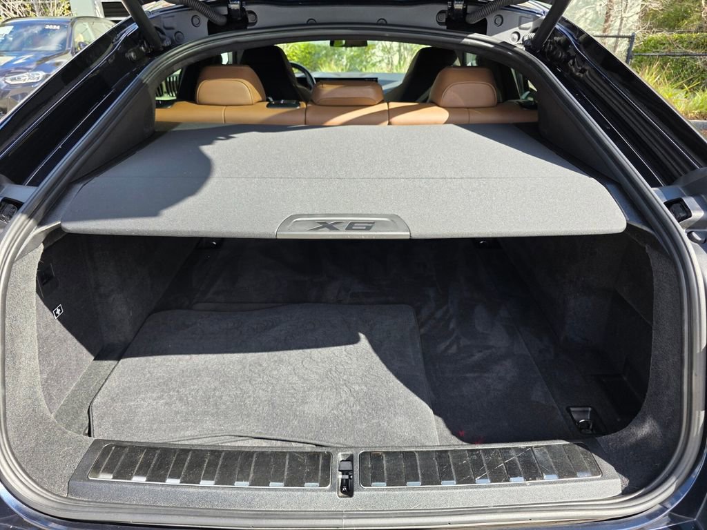 Used 2024 BMW X6 M Competition image 17