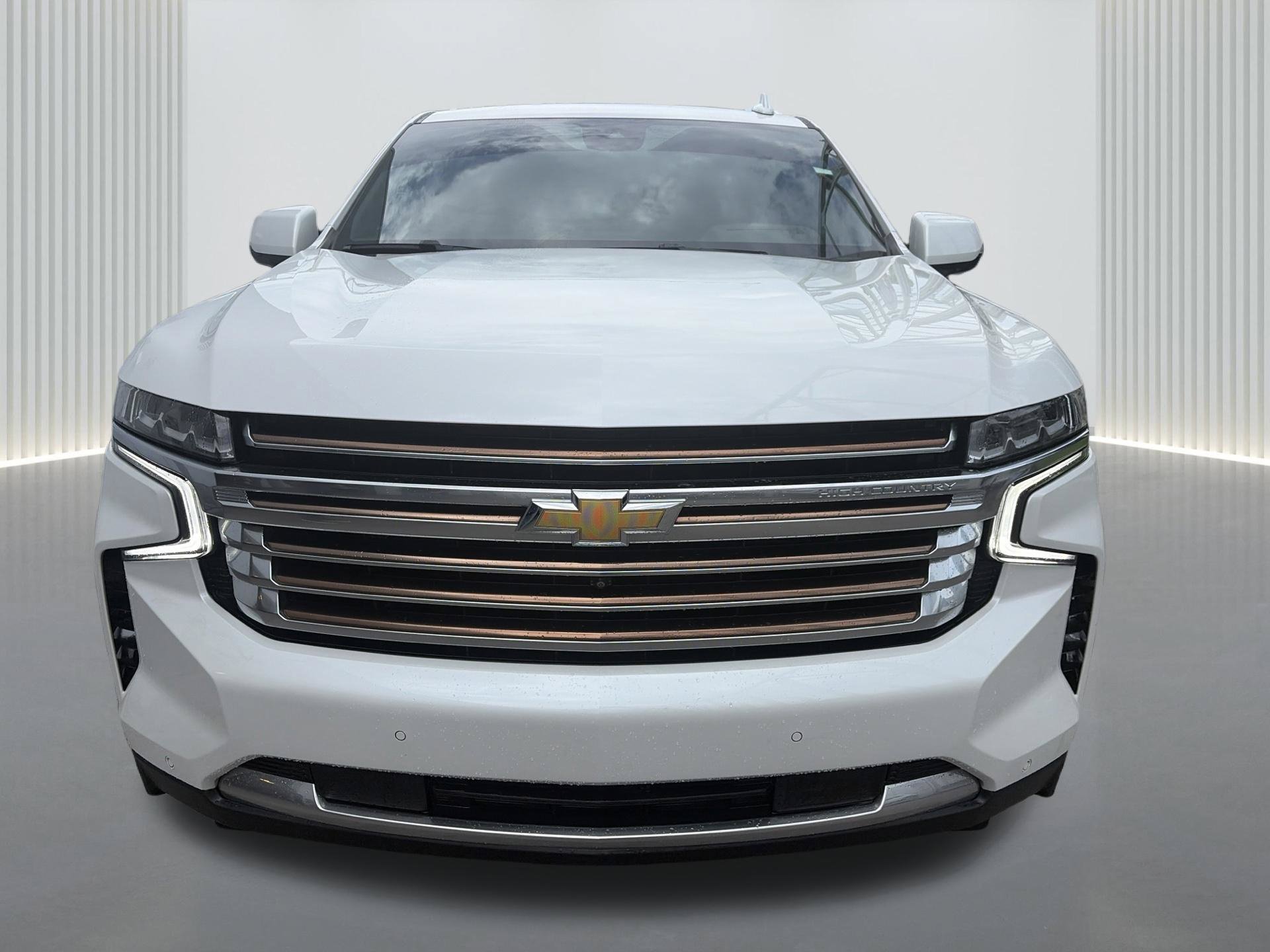 Used 2023 Chevrolet Suburban High Country RWD image 1