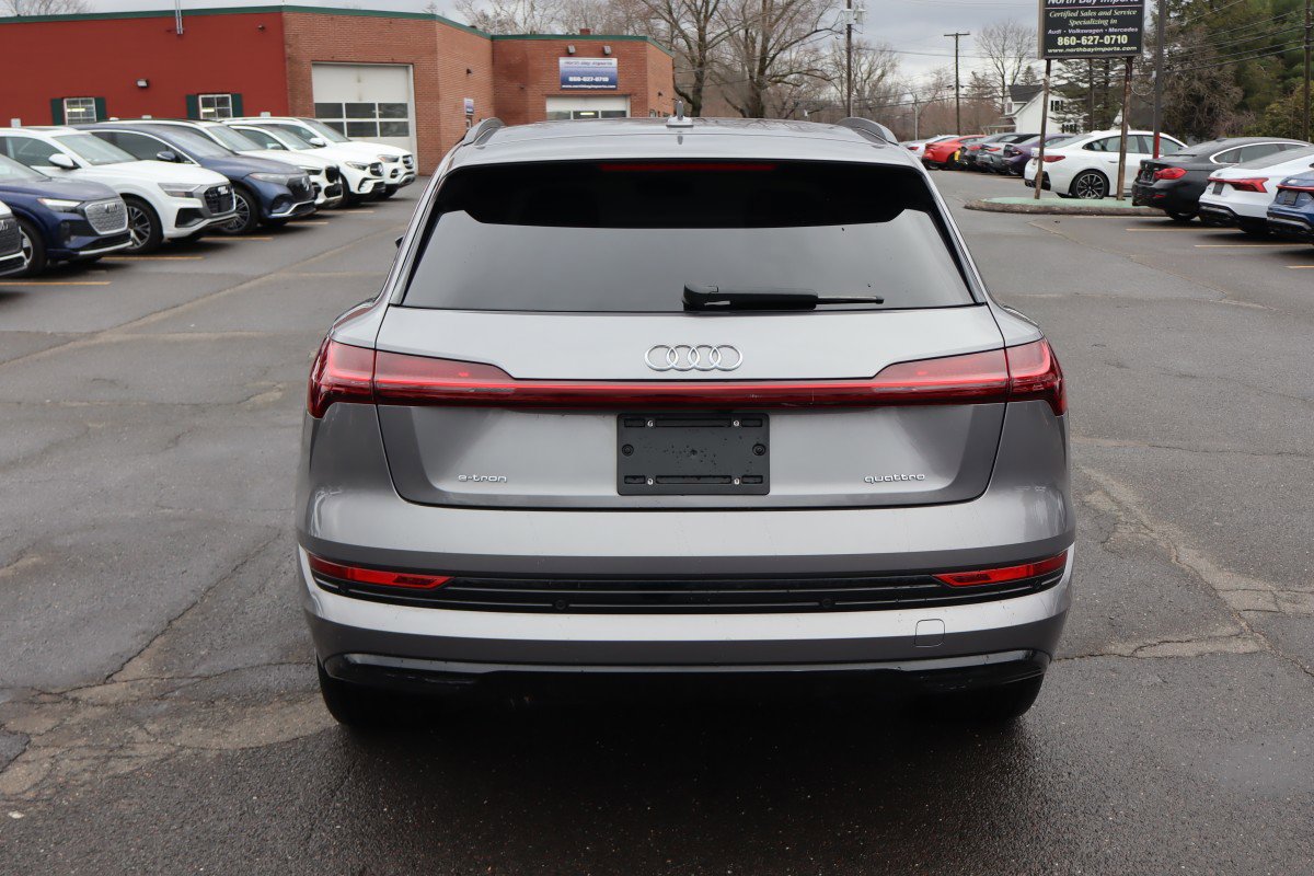 Used 2021 Audi e-tron Premium w/ Convenience Plus Package AWD/4WD image 7