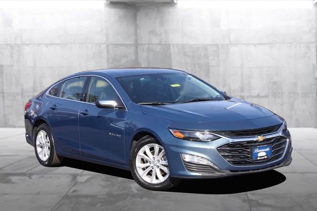 Used 2024 Chevrolet Malibu LT image 2