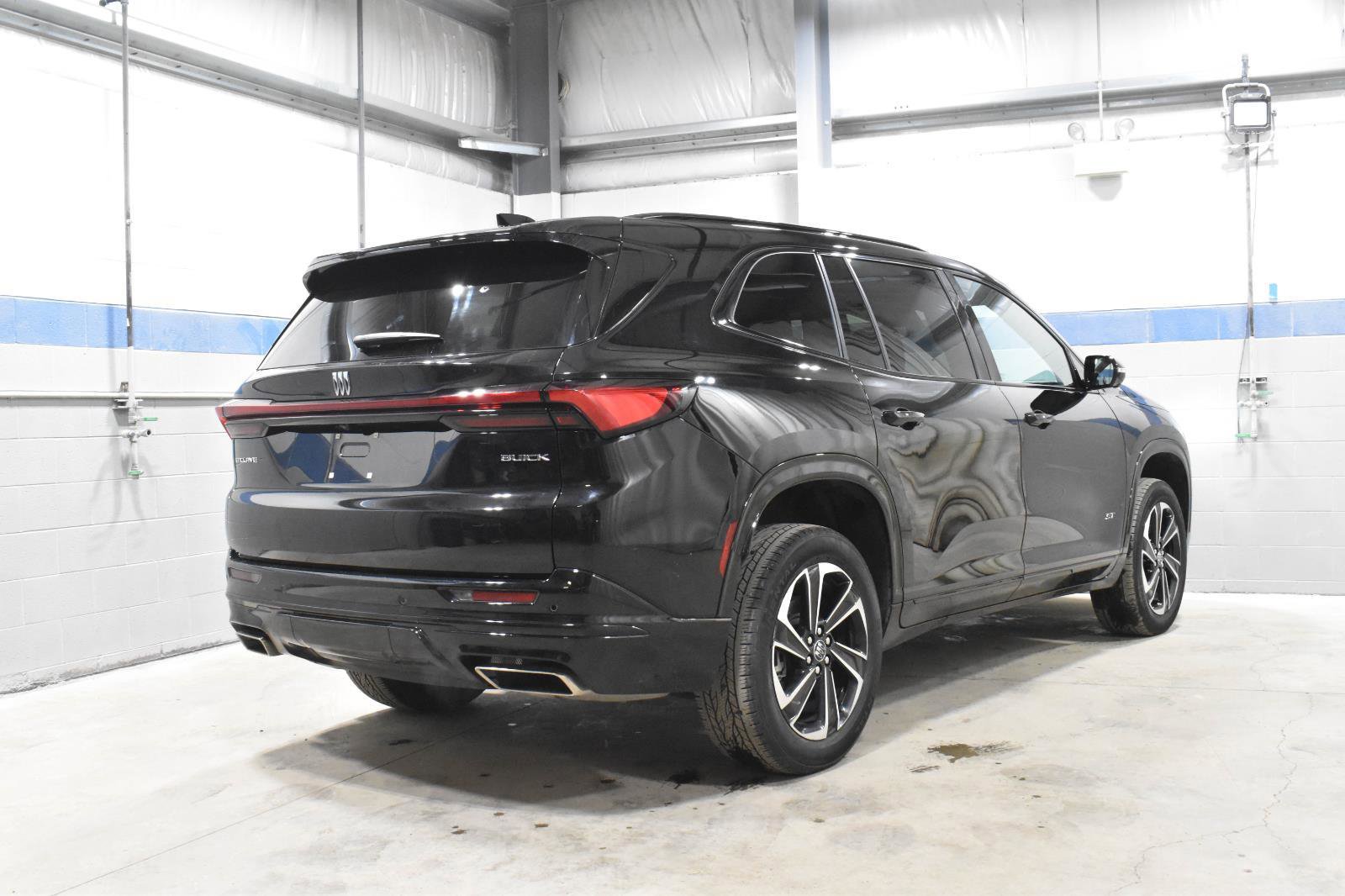 Used 2025 Buick Enclave Sport Touring FWD image 30