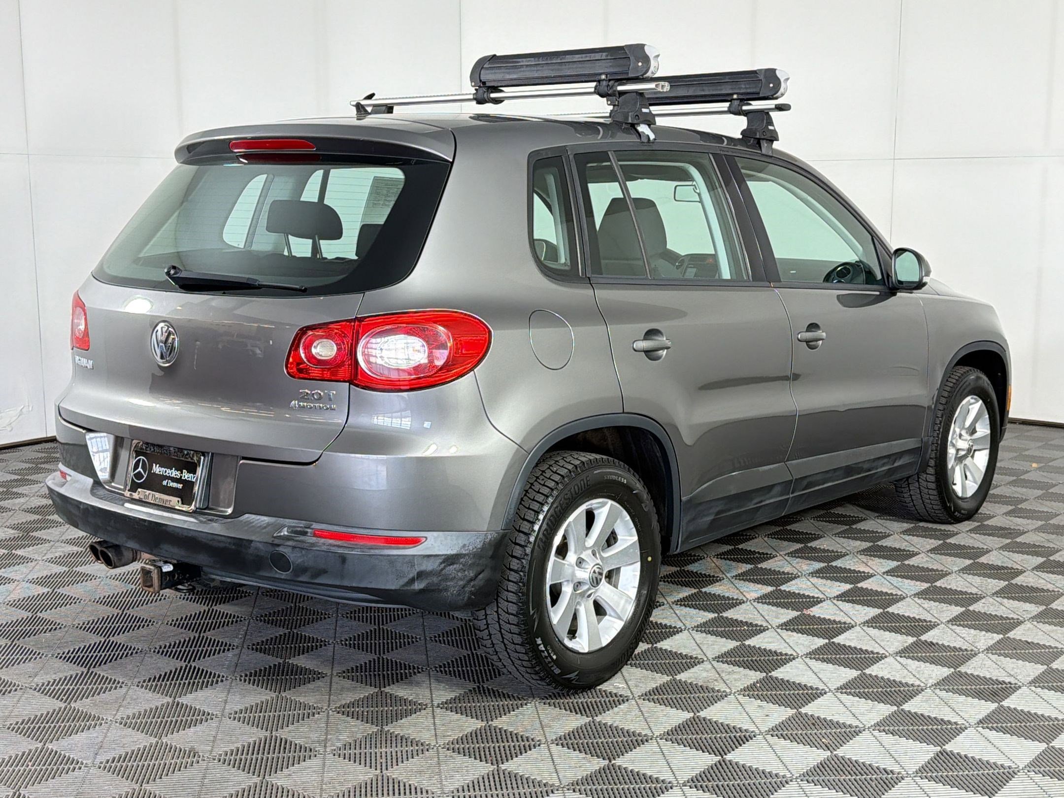 Used 2010 Volkswagen Tiguan S AWD/4WD image 9