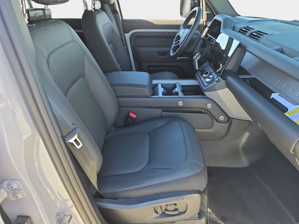 New 2026 Land Rover Defender 110 X AWD/4WD image 10