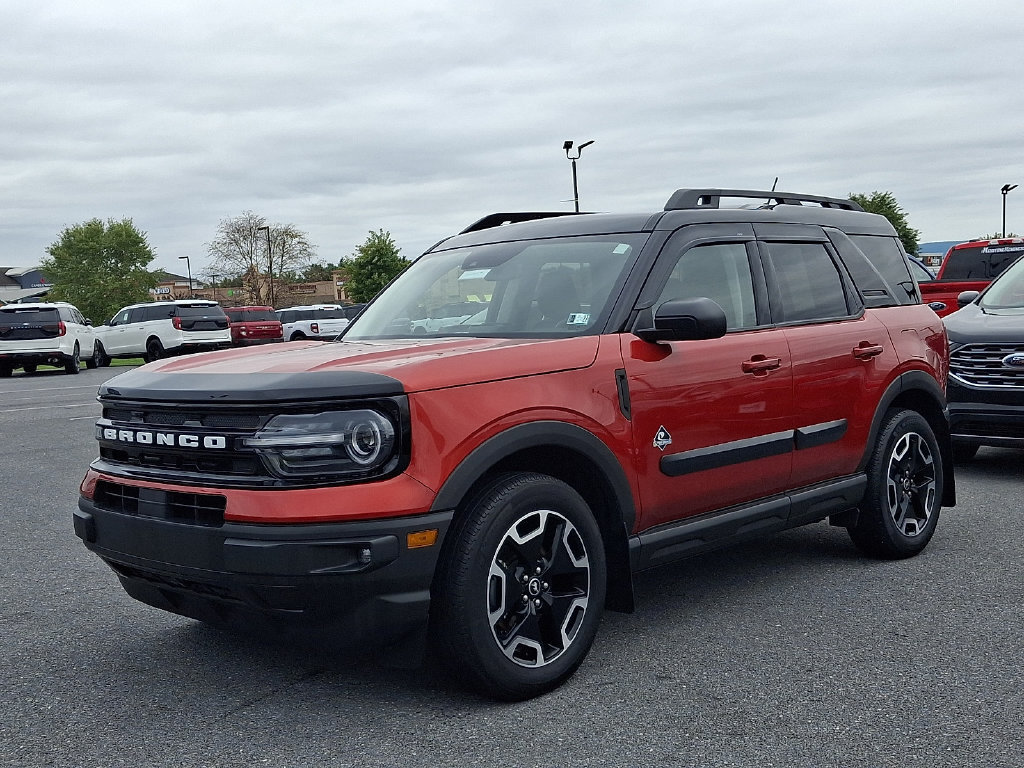 Certified 2023 Ford Bronco Sport Outer Banks w/ Tech Package AWD/4WD image 3