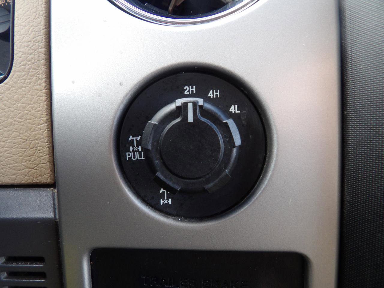 Used 2013 Ford F150 XLT w/ Luxury Equipment Group image 15