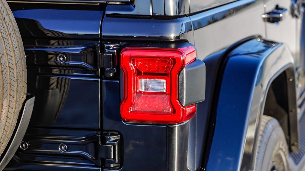 Used 2021 Jeep Wrangler Unlimited Sahara image 10