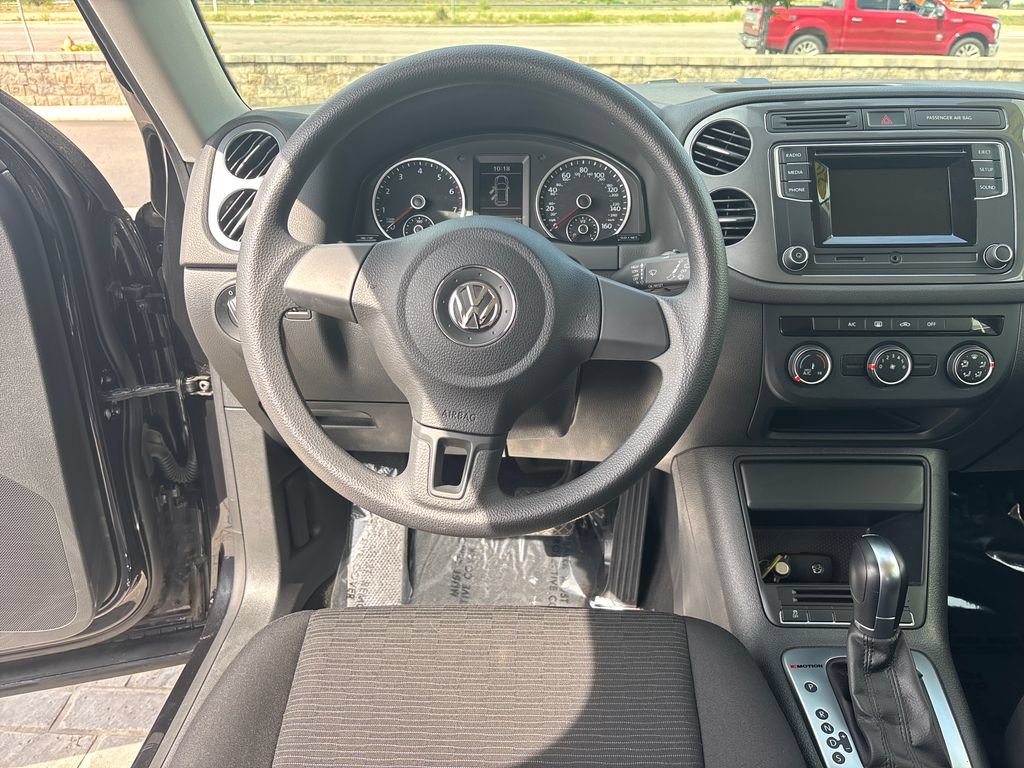 Used 2017 Volkswagen Tiguan Limited w/ Alloy Wheels Package AWD/4WD image 21
