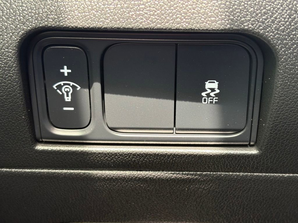 Certified 2025 Kia Sorento S w/ Panoramic Sunroof Package FWD image 22