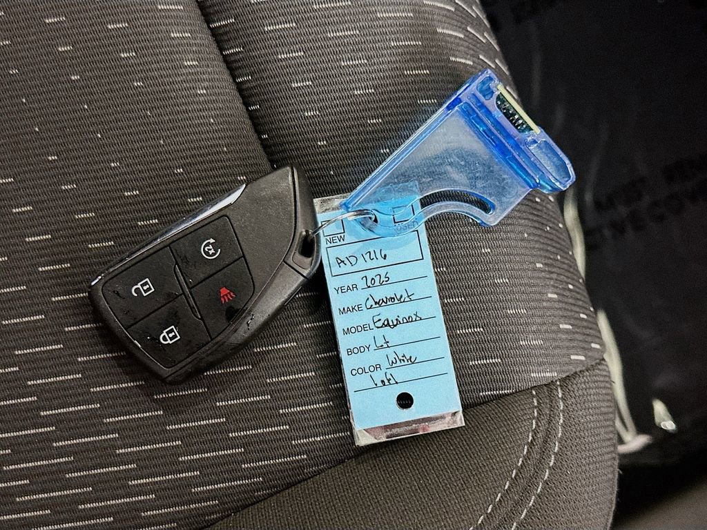 Used 2025 Chevrolet Equinox LT image 34