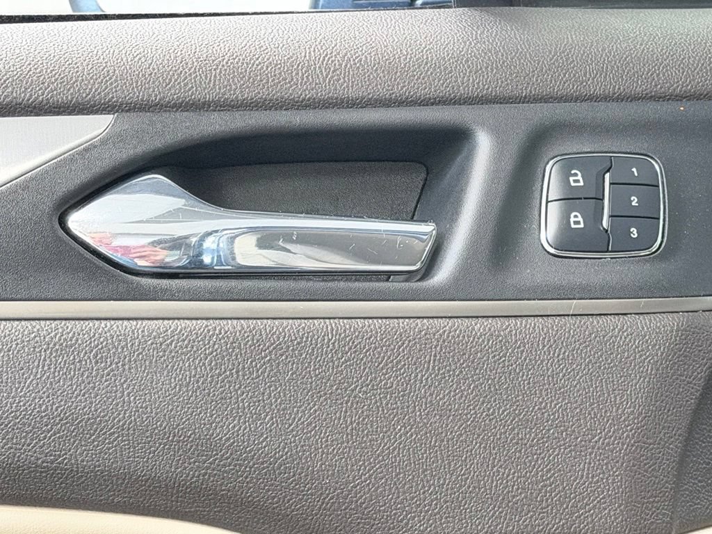 Used 2018 Lincoln MKC Premiere FWD image 9