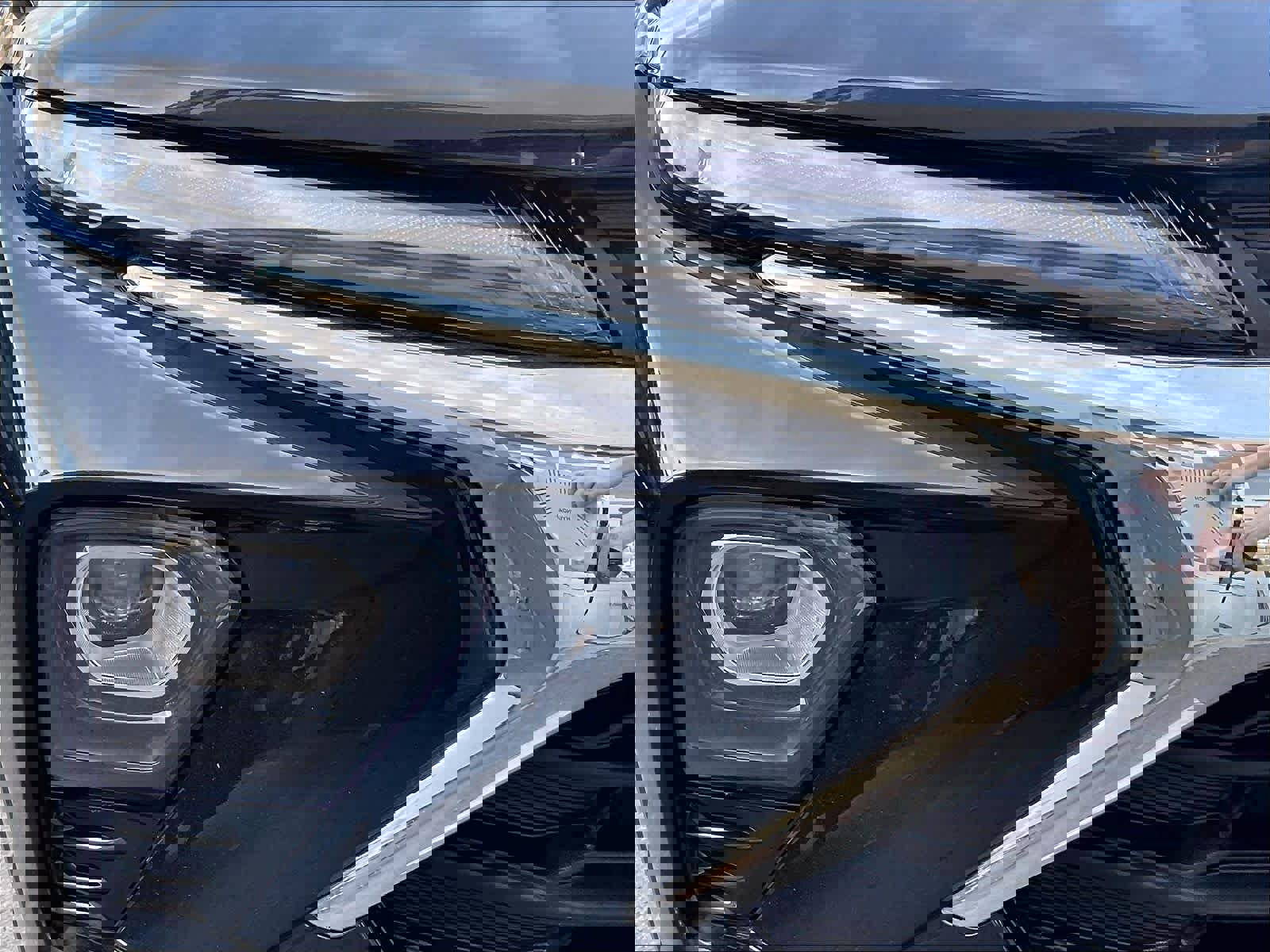 Used 2025 Chevrolet TrailBlazer LT AWD/4WD image 32