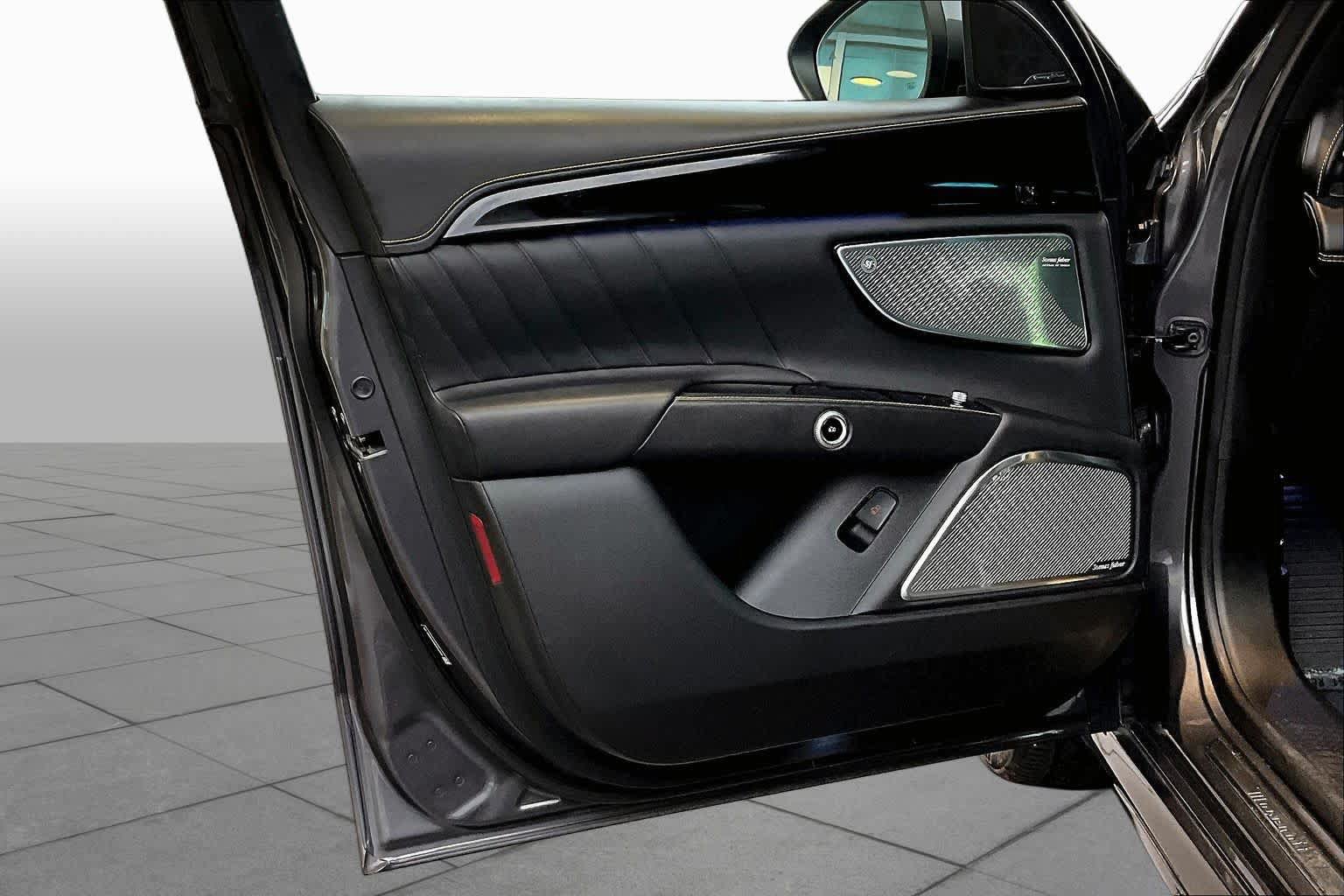 Used 2023 Maserati Grecale Modena AWD/4WD image 22