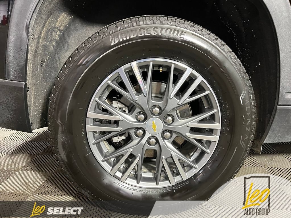 Used 2026 Chevrolet Traverse LT w/ Driver Confidence Package FWD image 33