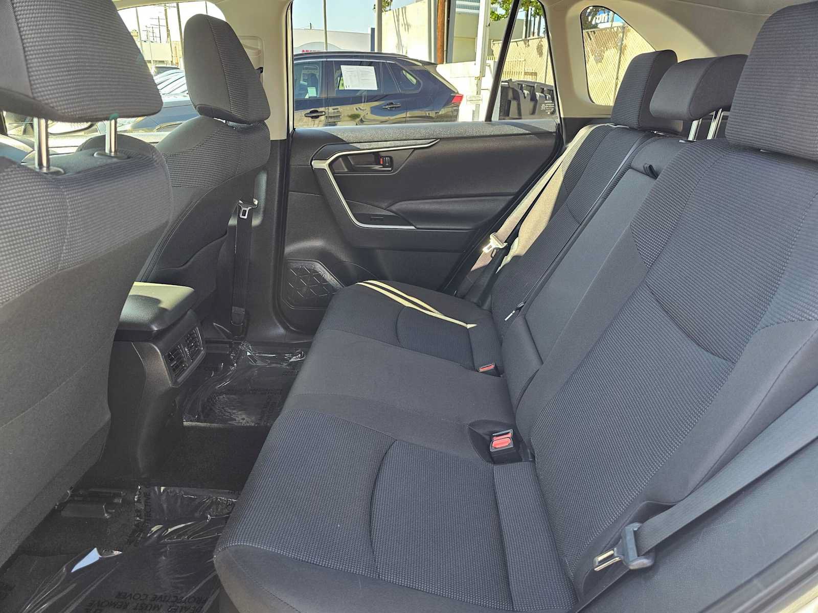 Used 2023 Toyota RAV4 LE AWD/4WD image 16