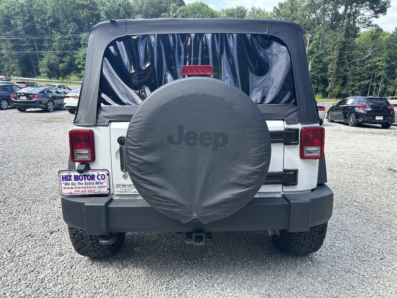 Used 2013 Jeep Wrangler Sahara w/ Connectivity Group AWD/4WD image 4