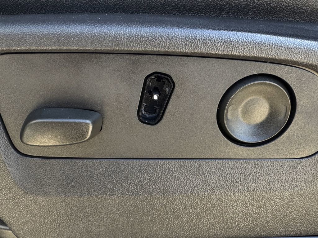 Used 2025 GMC Sierra 2500 SLT w/ Texas SLT Premium Package image 27