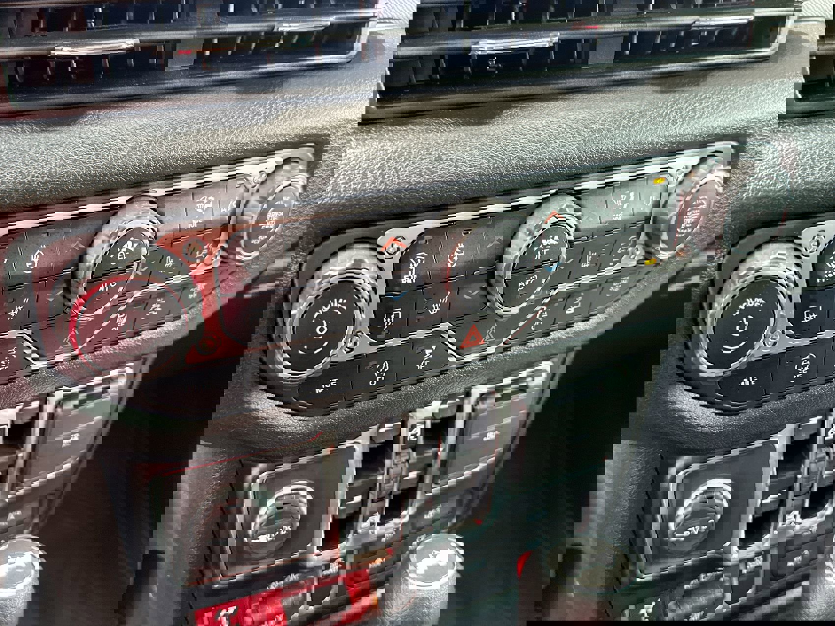 Used 2024 Jeep Wrangler Willys image 18